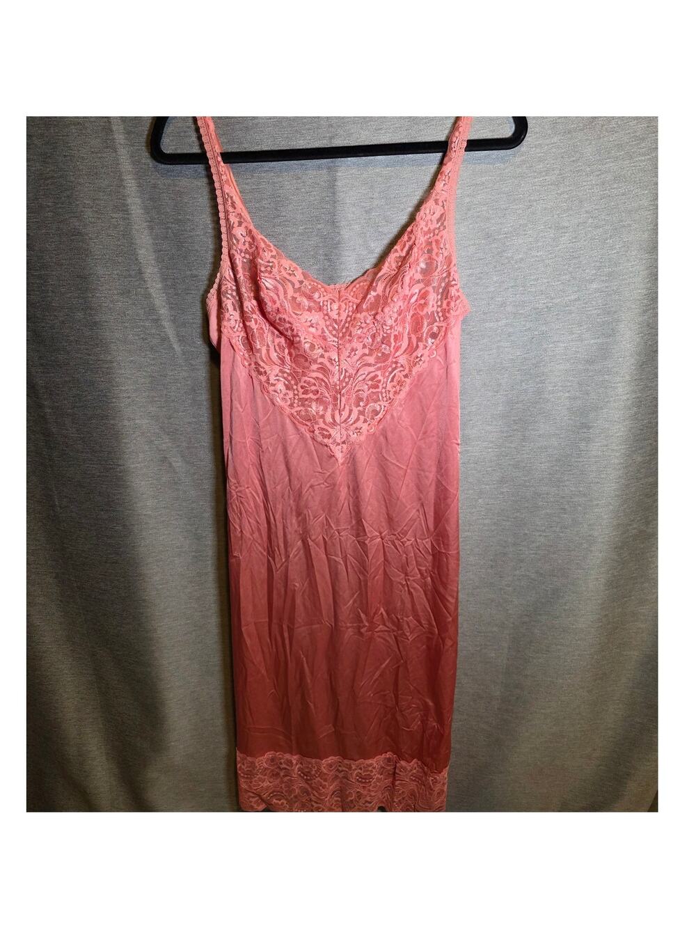 VTG Vanity Fair Slip Dress SZ 36 Coral Peach Lace Night Gown Lingerie Dainty USA